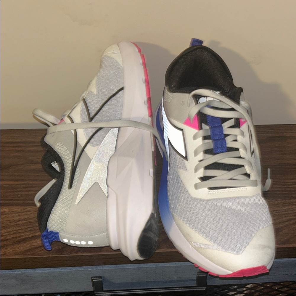 DIADORA MYTHOS BLUSHIELD VIGORE 3 Running Shoes EUC~SIZE 13